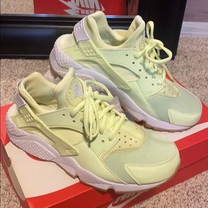 Women’s Nike Air Huarache Run